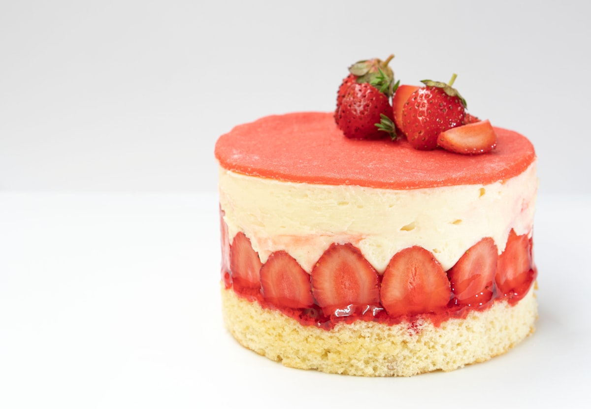 Zo maak je een no-bake aardbeien cheesecake die iedereen wil
